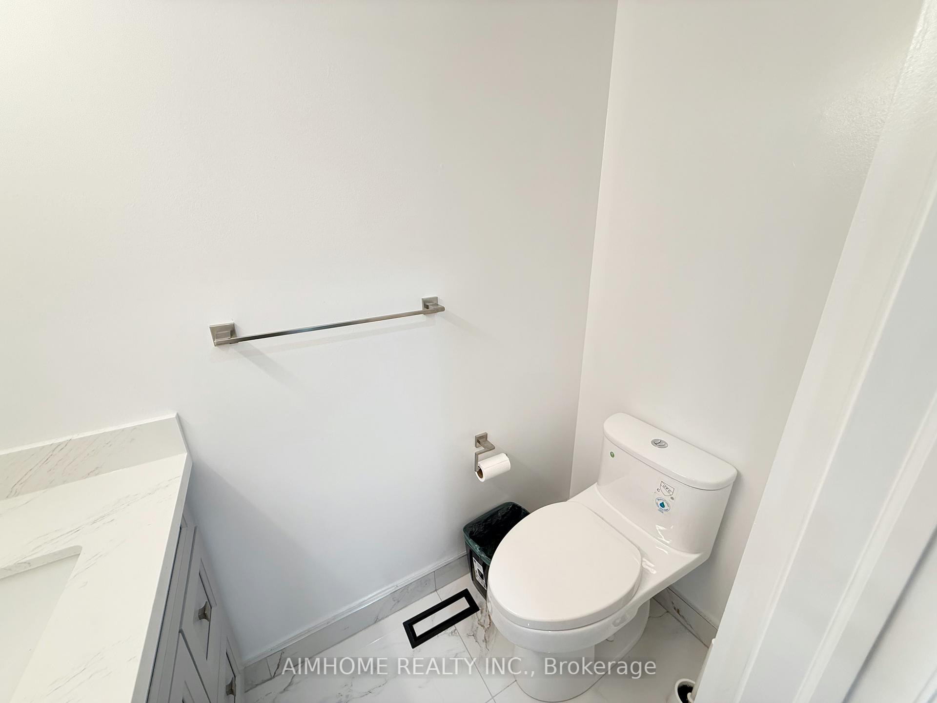 Photo 12 of 16 Upton Crescent, Markham, Milliken Mills West — HOMEH