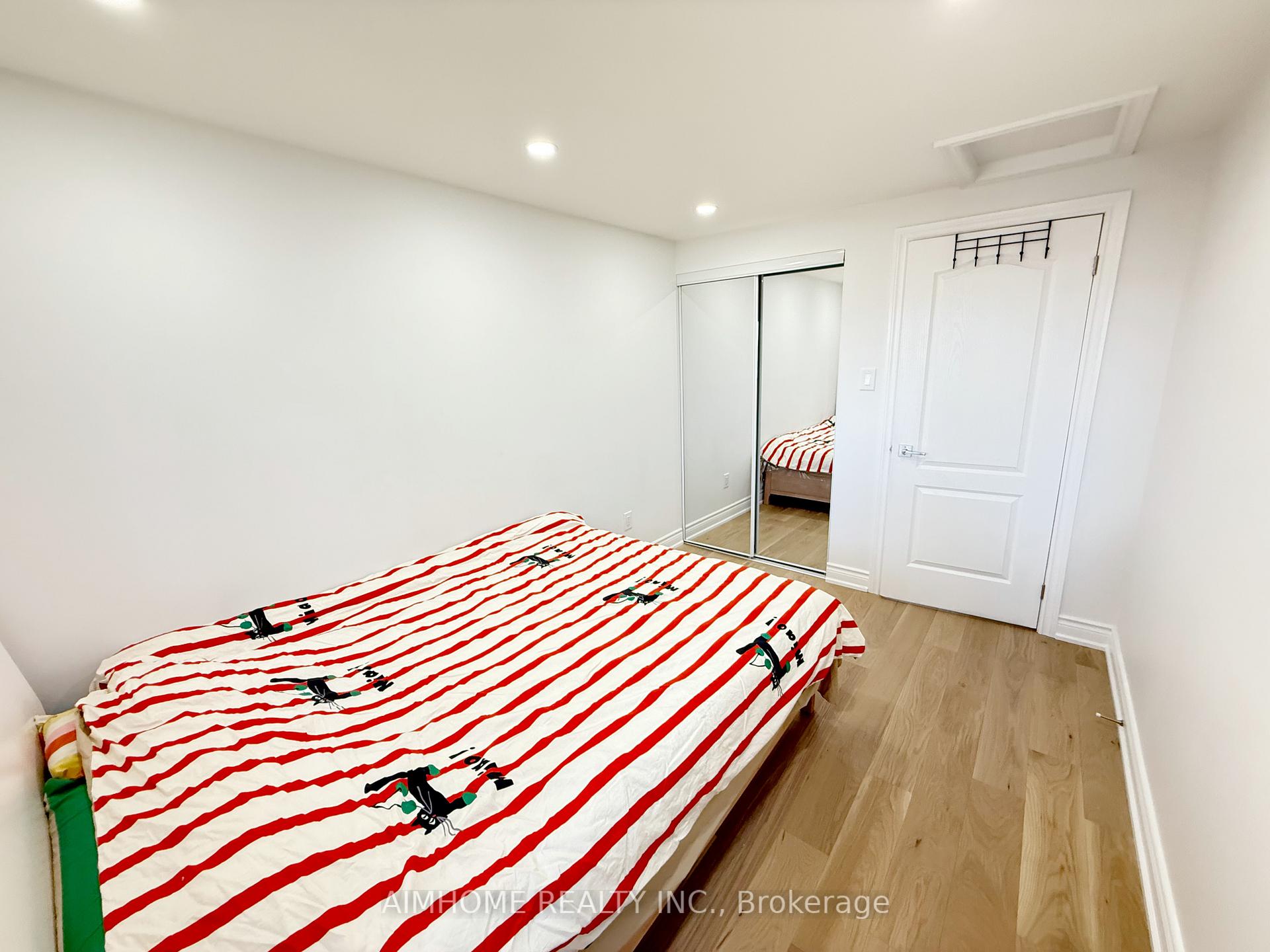 Photo 23 of 16 Upton Crescent, Markham, Milliken Mills West — HOMEH