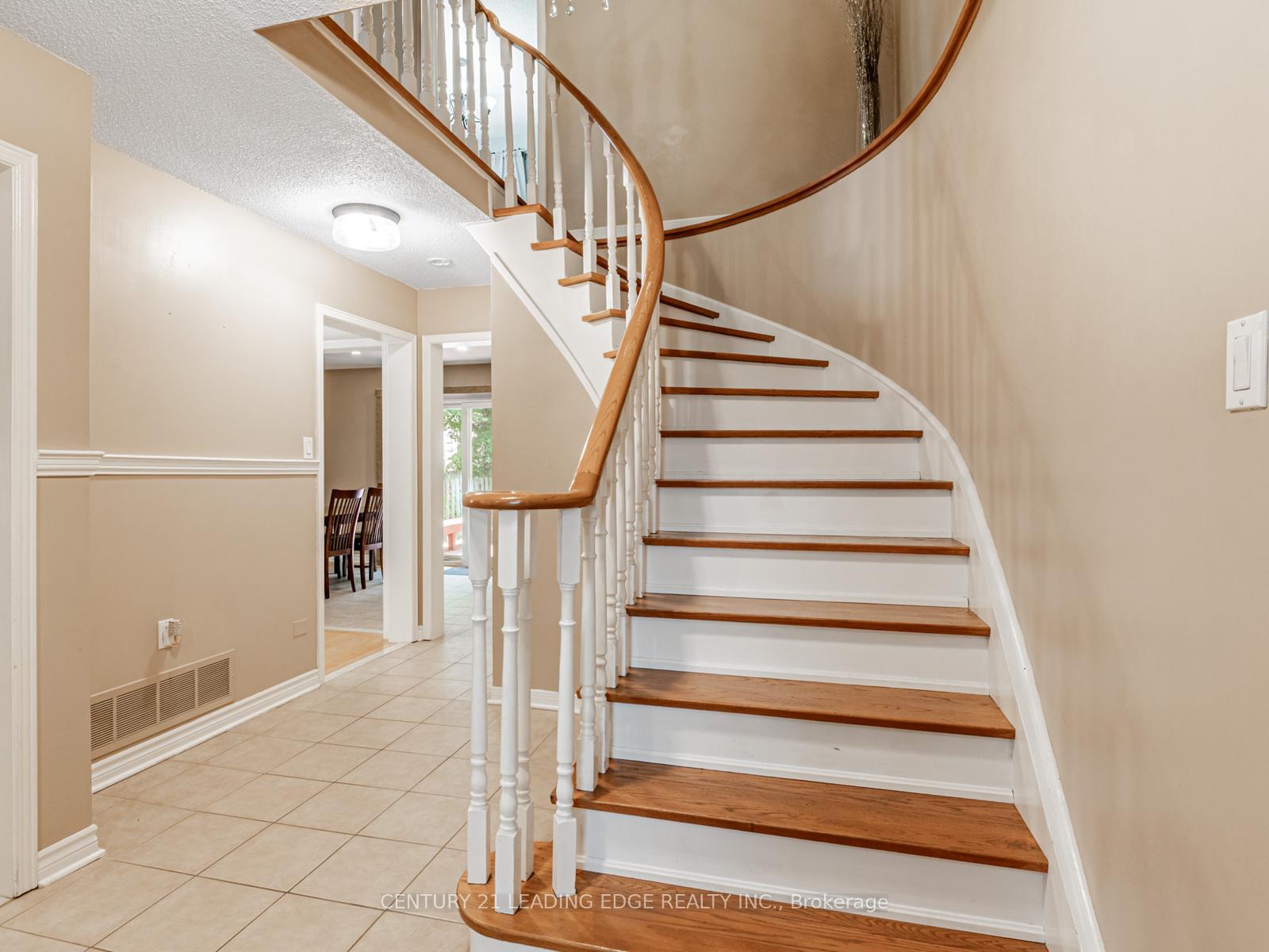 Photo 6 of 113 Major Buttons Drive, Markham, Sherwood-Amberglen — HOMEH
