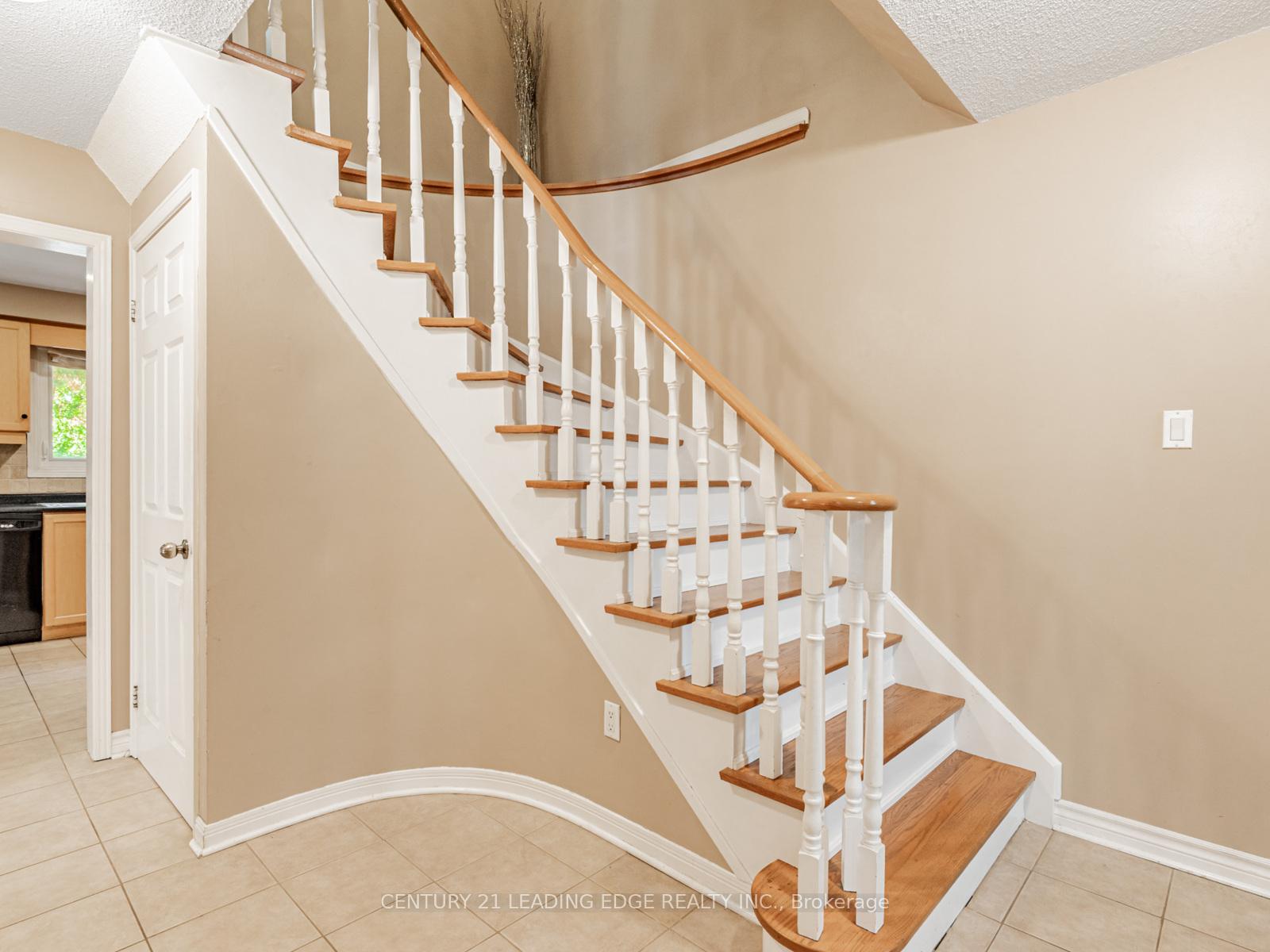 Photo 7 of 113 Major Buttons Drive, Markham, Sherwood-Amberglen — HOMEH