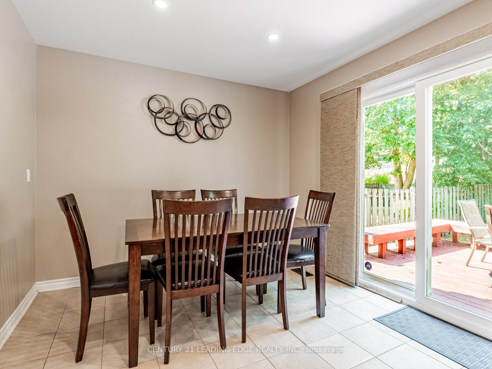 Photo 12 of 113 Major Buttons Drive, Markham, Sherwood-Amberglen — HOMEH