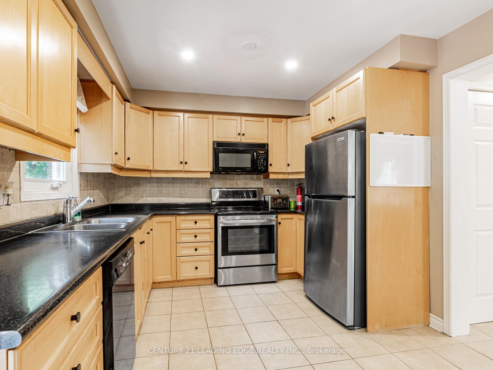 Photo 15 of 113 Major Buttons Drive, Markham, Sherwood-Amberglen — HOMEH