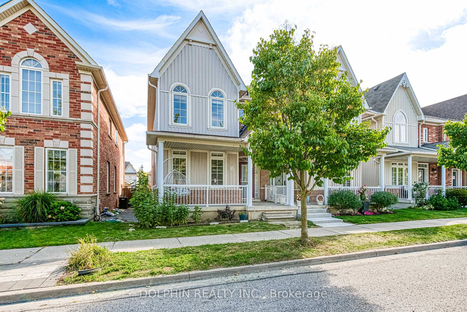 Front of 13 Cardrew Street