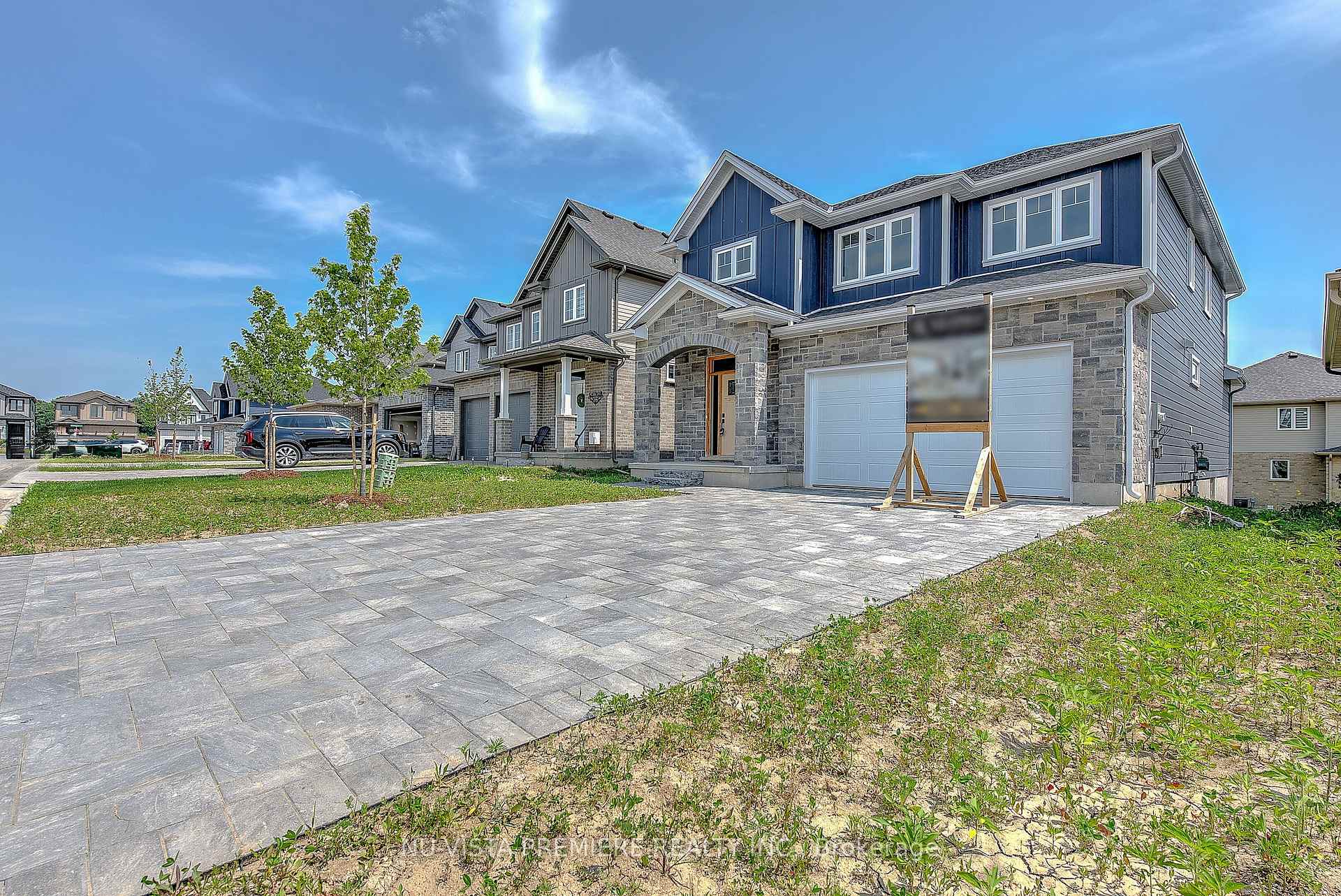 Photo 2 of 28 Basil Crescent, Middlesex Centre, Ilderton — HOMEH