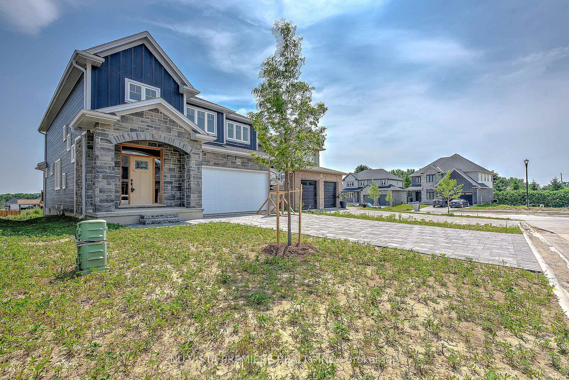 Photo 3 of 28 Basil Crescent, Middlesex Centre, Ilderton — HOMEH