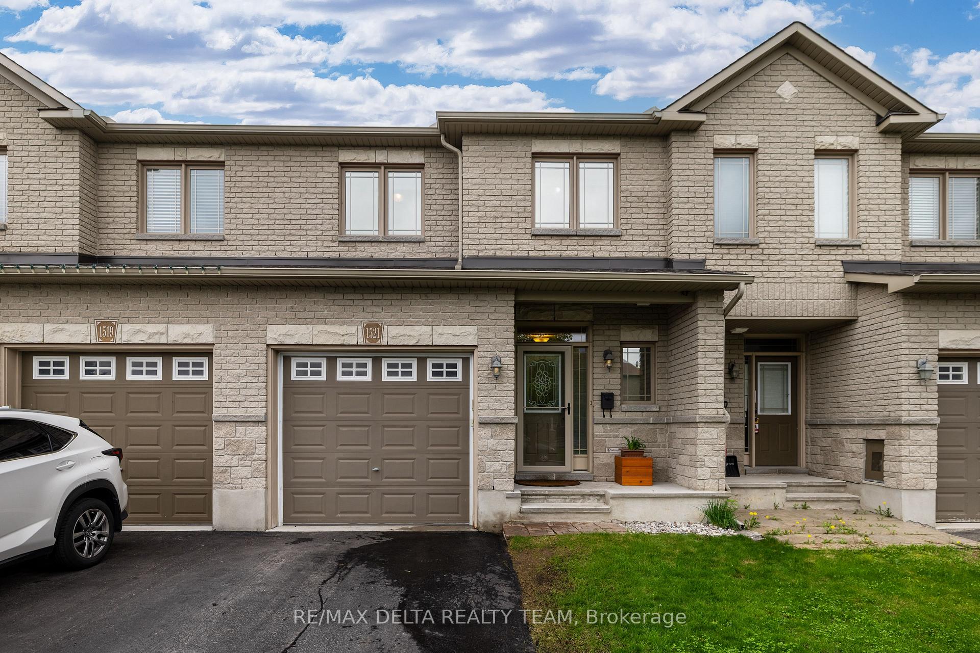 Photo 2 of 1521 Carronbridge Circle, Ottawa, Kanata - Emerald Meadows/Trailwest — HOMEH