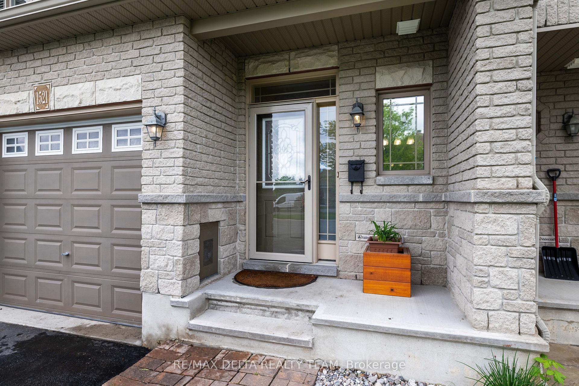 Photo 4 of 1521 Carronbridge Circle, Ottawa, Kanata - Emerald Meadows/Trailwest — HOMEH