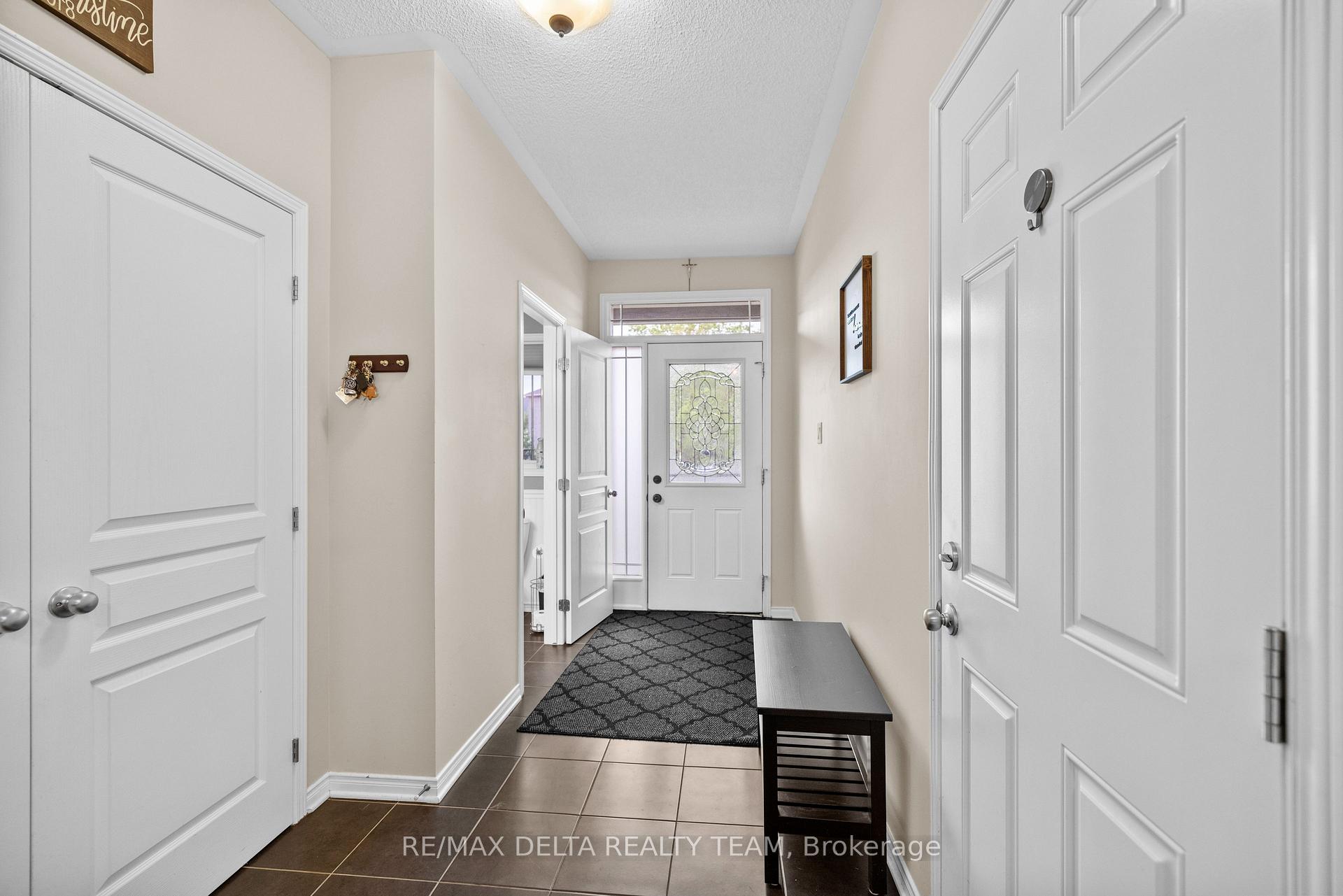 Photo 5 of 1521 Carronbridge Circle, Ottawa, Kanata - Emerald Meadows/Trailwest — HOMEH