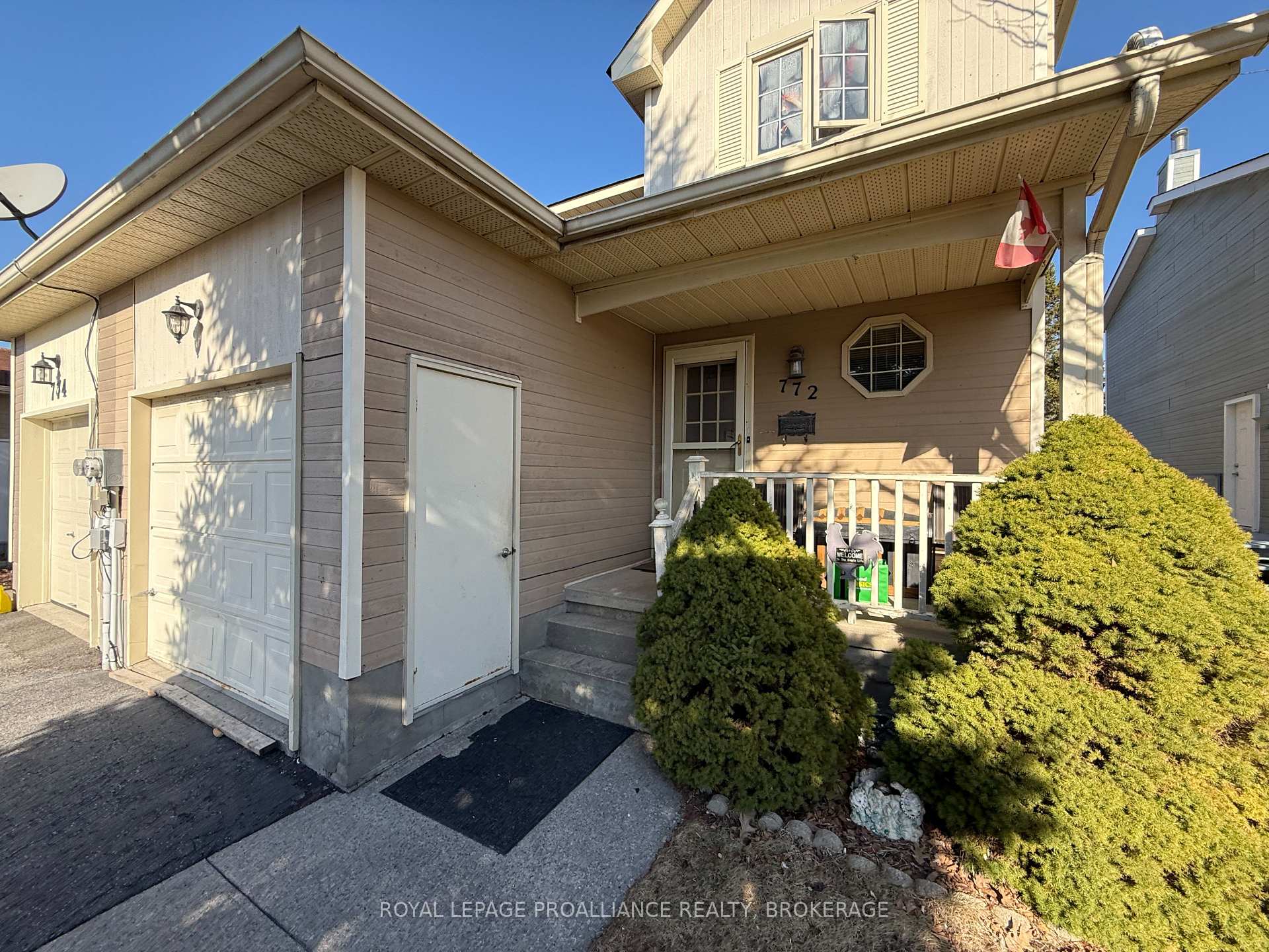 Front of 772 Littlestone Crescent