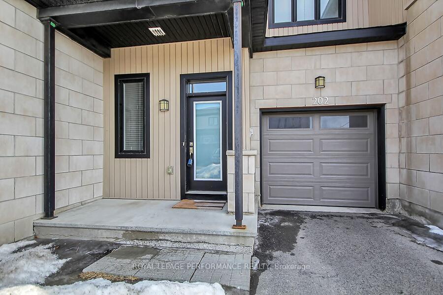 Photo 1 of 202 Don Brown Private, Ottawa, Kanata - Emerald Meadows/Trailwest — HOMEH