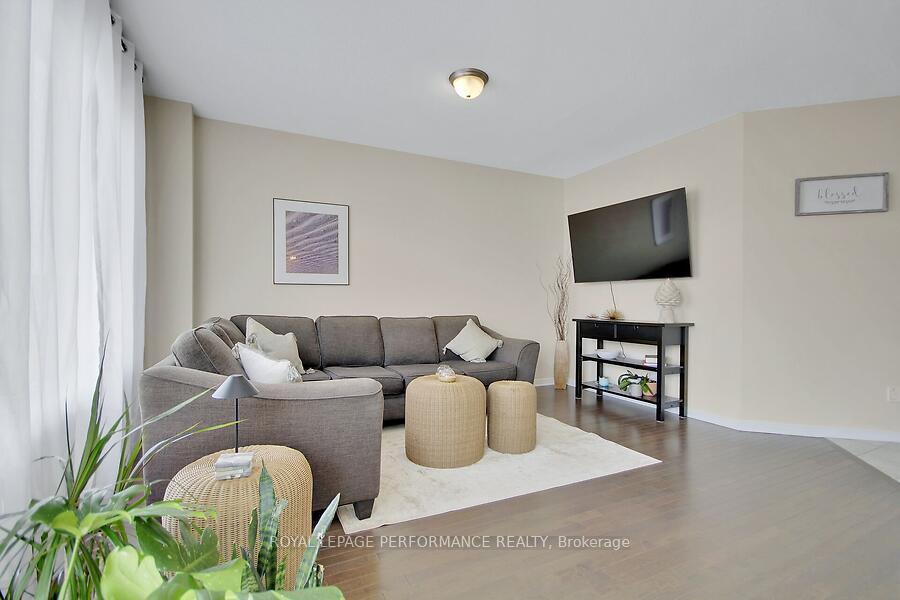 Photo 3 of 202 Don Brown Private, Ottawa, Kanata - Emerald Meadows/Trailwest — HOMEH