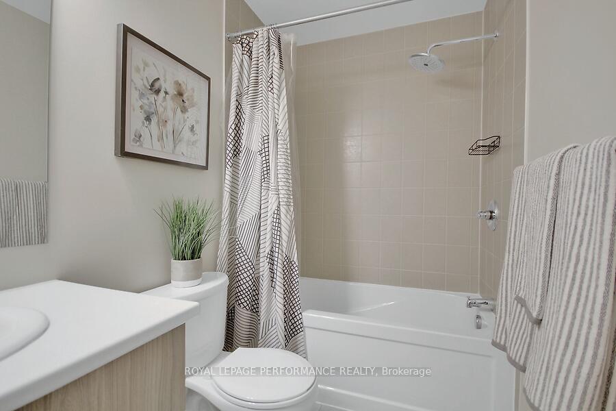 Photo 23 of 202 Don Brown Private, Ottawa, Kanata - Emerald Meadows/Trailwest — HOMEH
