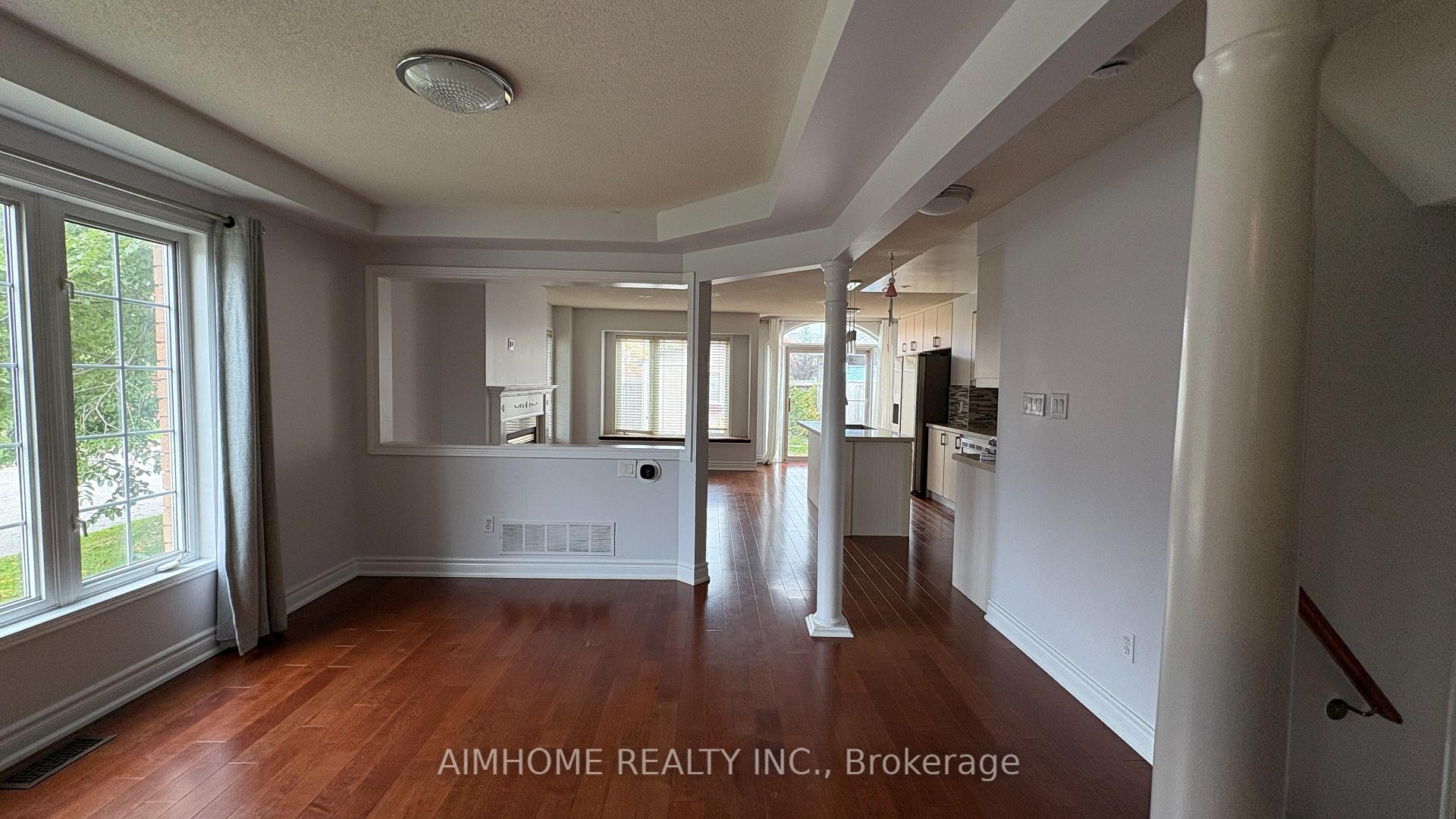 Photo 5 of 90 Briarhall Crescent, Markham, Berczy — HOMEH
