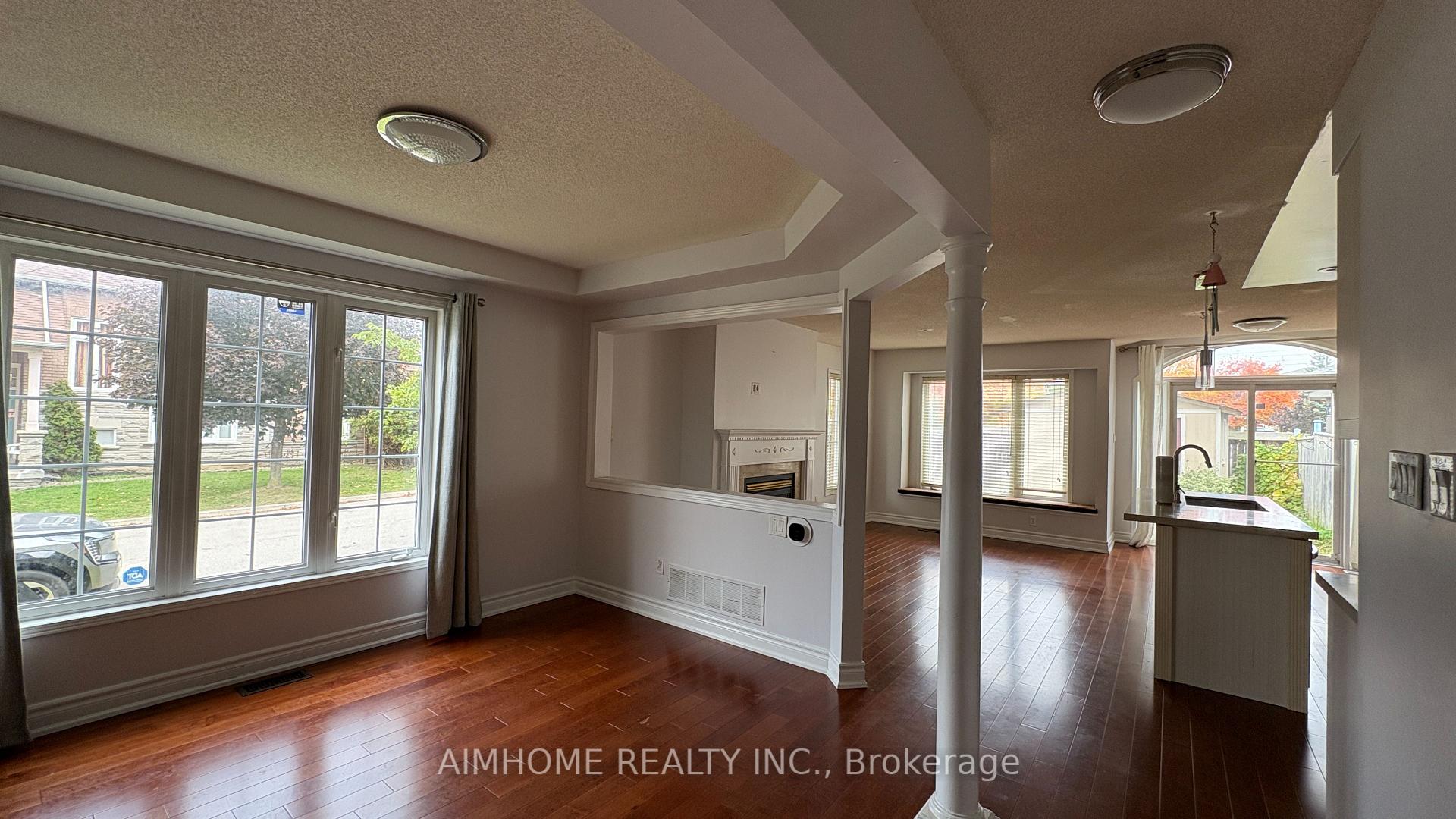 Photo 6 of 90 Briarhall Crescent, Markham, Berczy — HOMEH