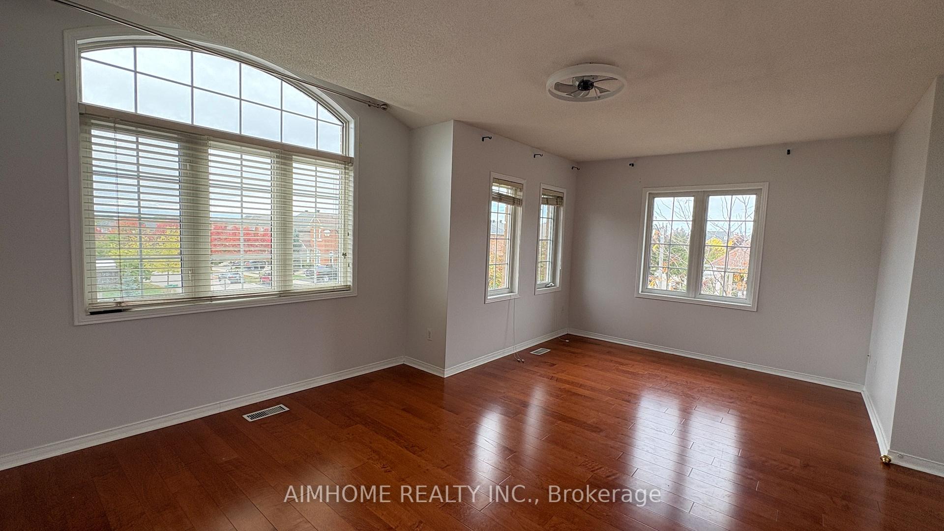 Photo 14 of 90 Briarhall Crescent, Markham, Berczy — HOMEH