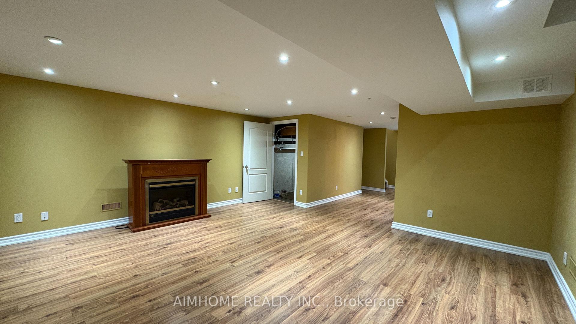 Photo 23 of 90 Briarhall Crescent, Markham, Berczy — HOMEH