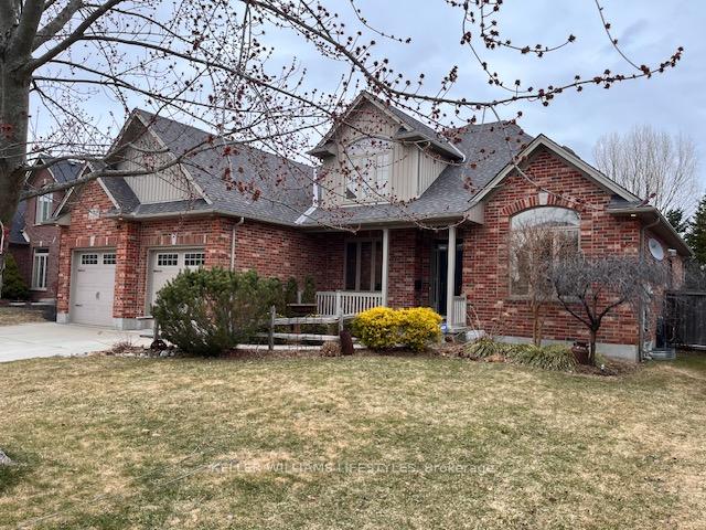 Front of 8 Dogwood Trail