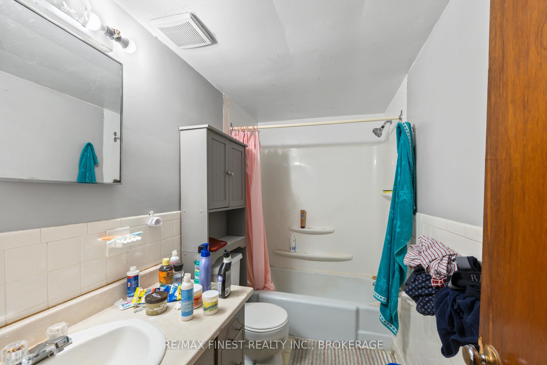 Photo 14 of 79-81 Queen Street, Kingston, East of Sir John A. Blvd — HOMEH