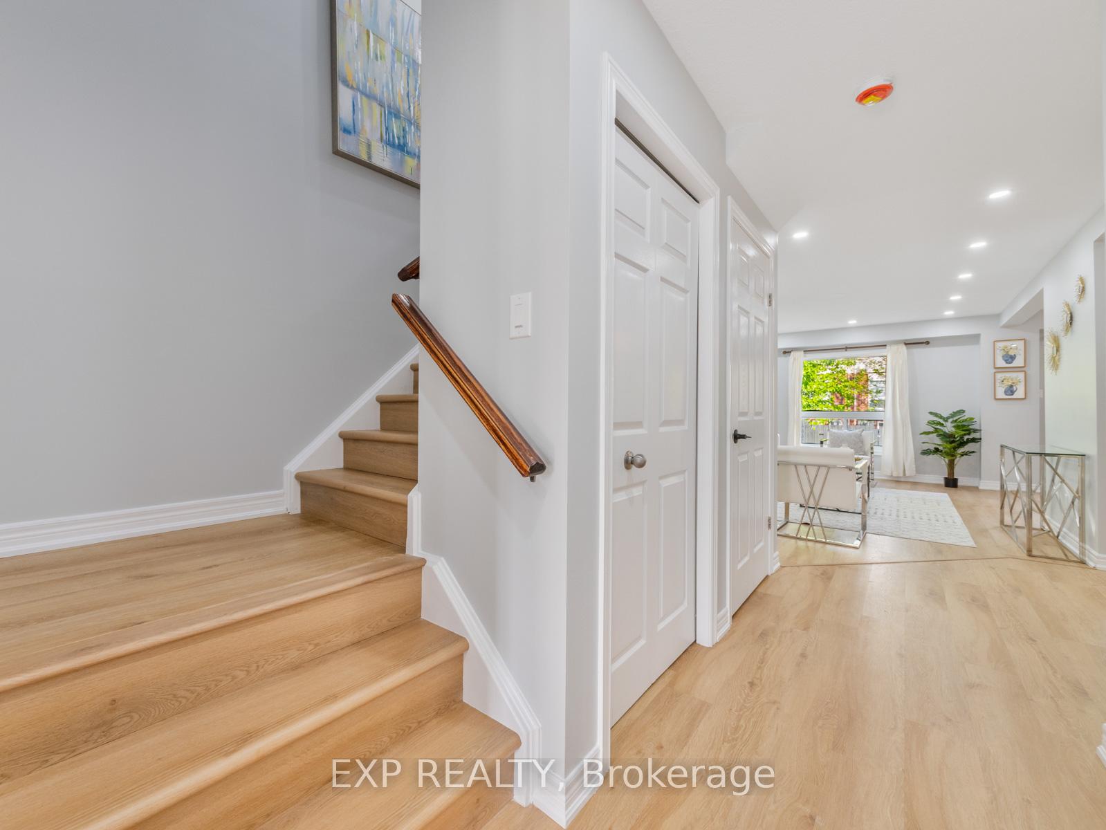 Photo 5 of 494 Doon S Drive, Kitchener, Doon South — HOMEH