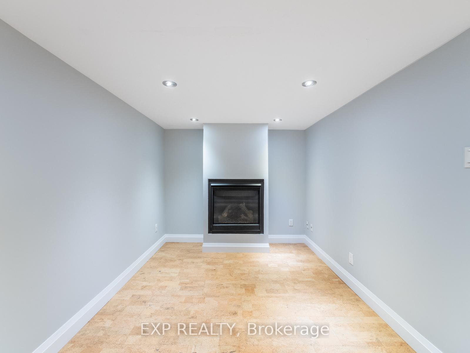 Photo 28 of 494 Doon S Drive, Kitchener, Doon South — HOMEH