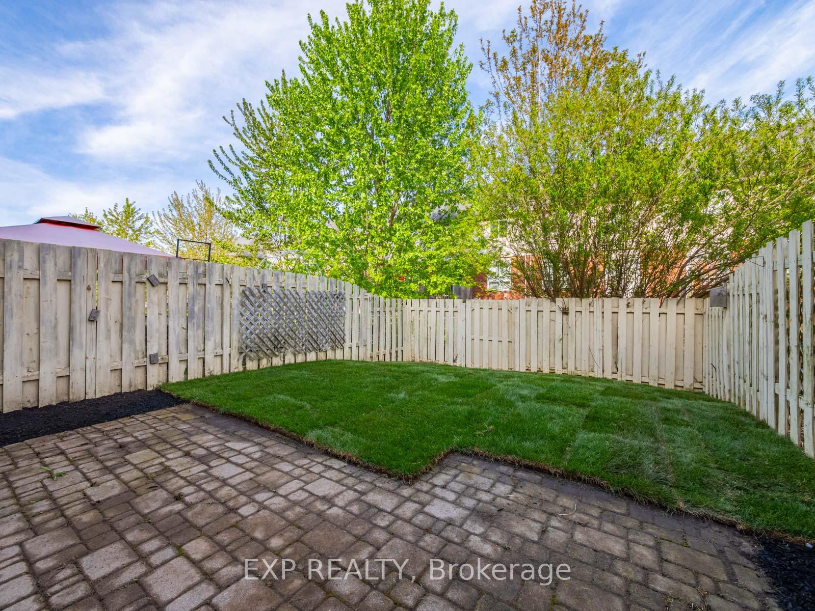 Photo 33 of 494 Doon S Drive, Kitchener, Doon South — HOMEH