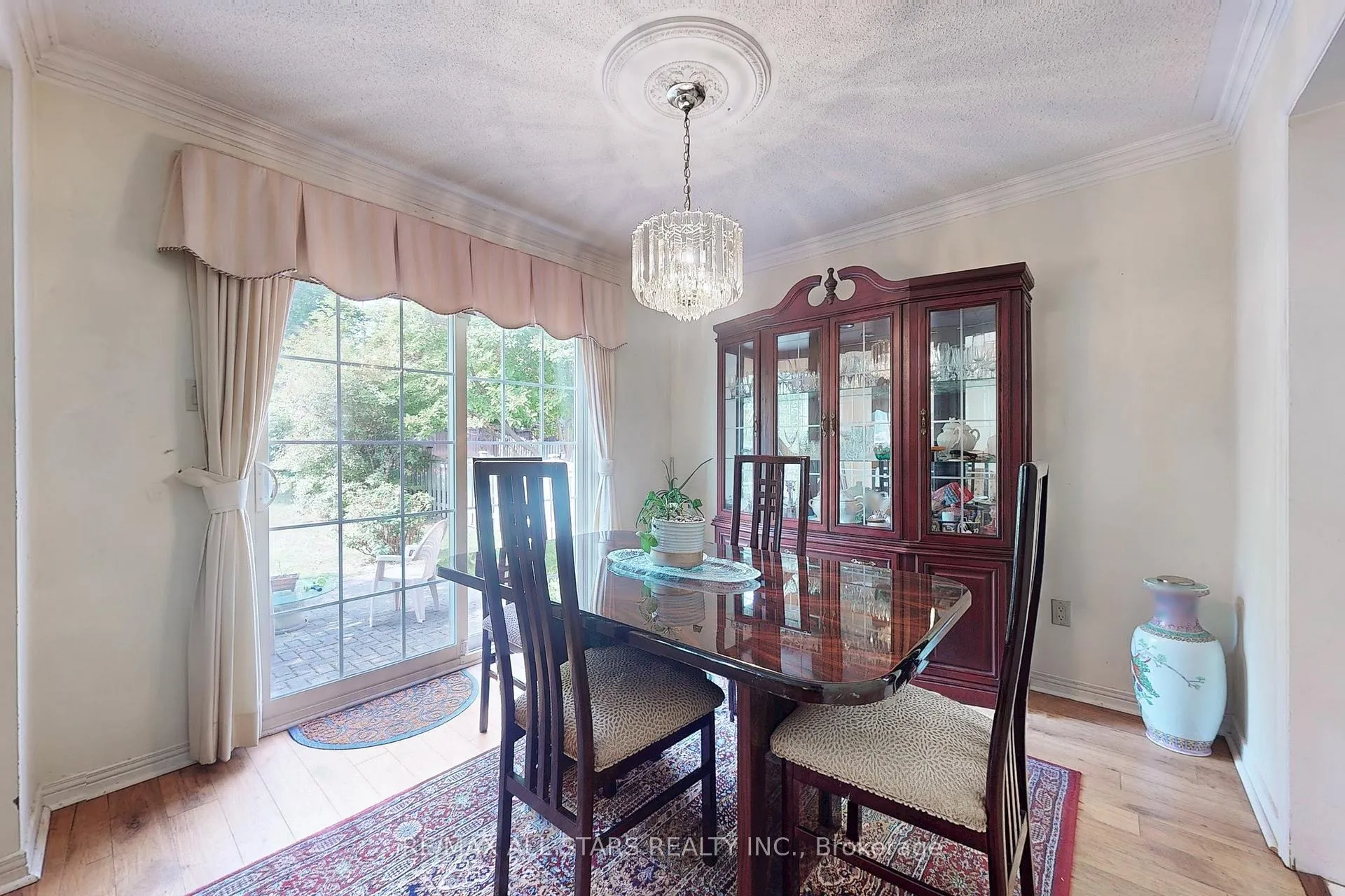 Photo 10 of 82 Waterbridge Lane, Markham, Unionville — HOMEH