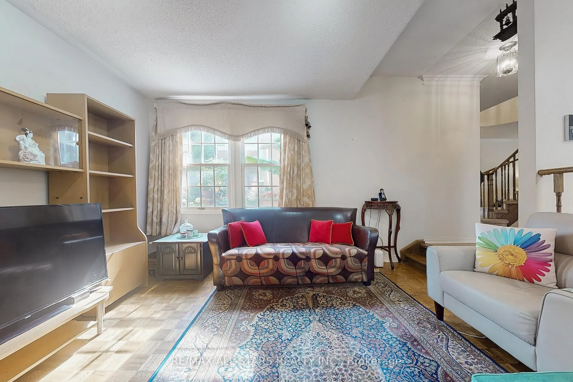 Photo 12 of 82 Waterbridge Lane, Markham, Unionville — HOMEH