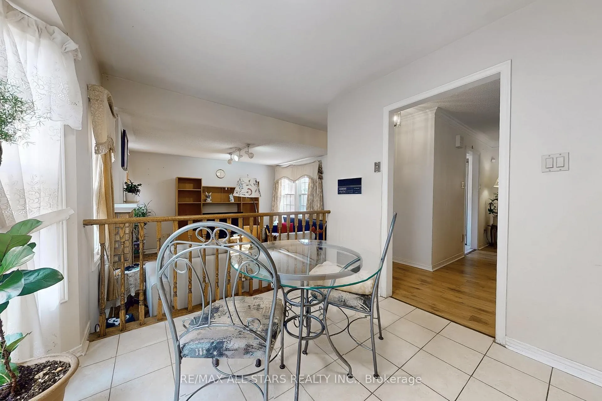 Photo 17 of 82 Waterbridge Lane, Markham, Unionville — HOMEH