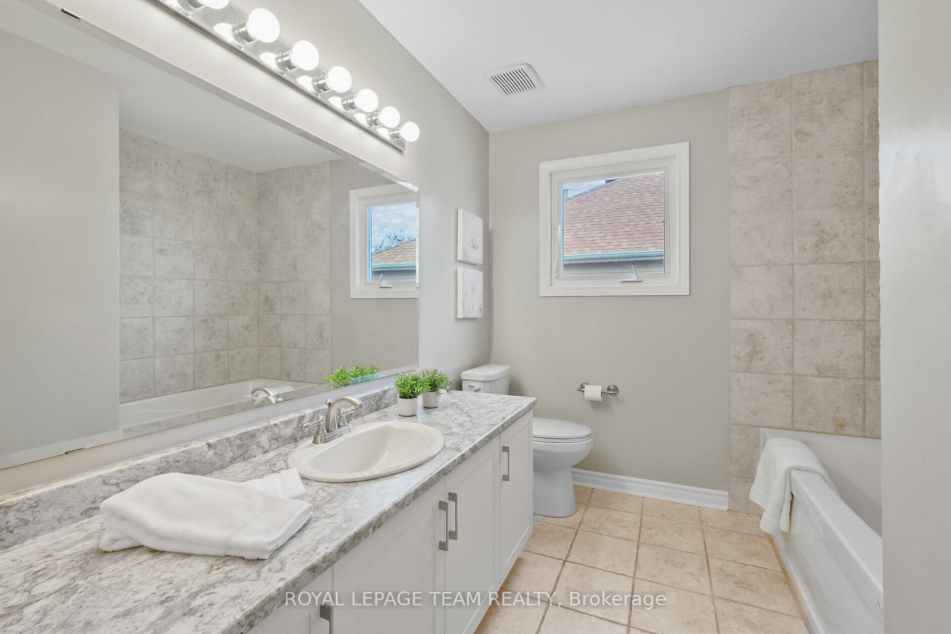 Photo 7 of 14 Morgan's Grant Way, Ottawa, Kanata - Morgan's Grant/South March — HOMEH