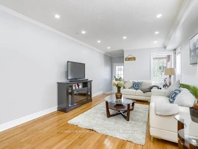 Photo 4 of Unit Upper Level, 279 Fitzgerald Crescent, Milton, Dempsey — HOMEH