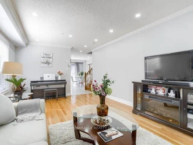 Photo 6 of Unit Upper Level, 279 Fitzgerald Crescent, Milton, Dempsey — HOMEH
