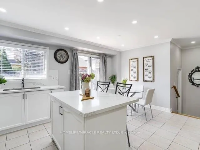 Photo 9 of Unit Upper Level, 279 Fitzgerald Crescent, Milton, Dempsey — HOMEH