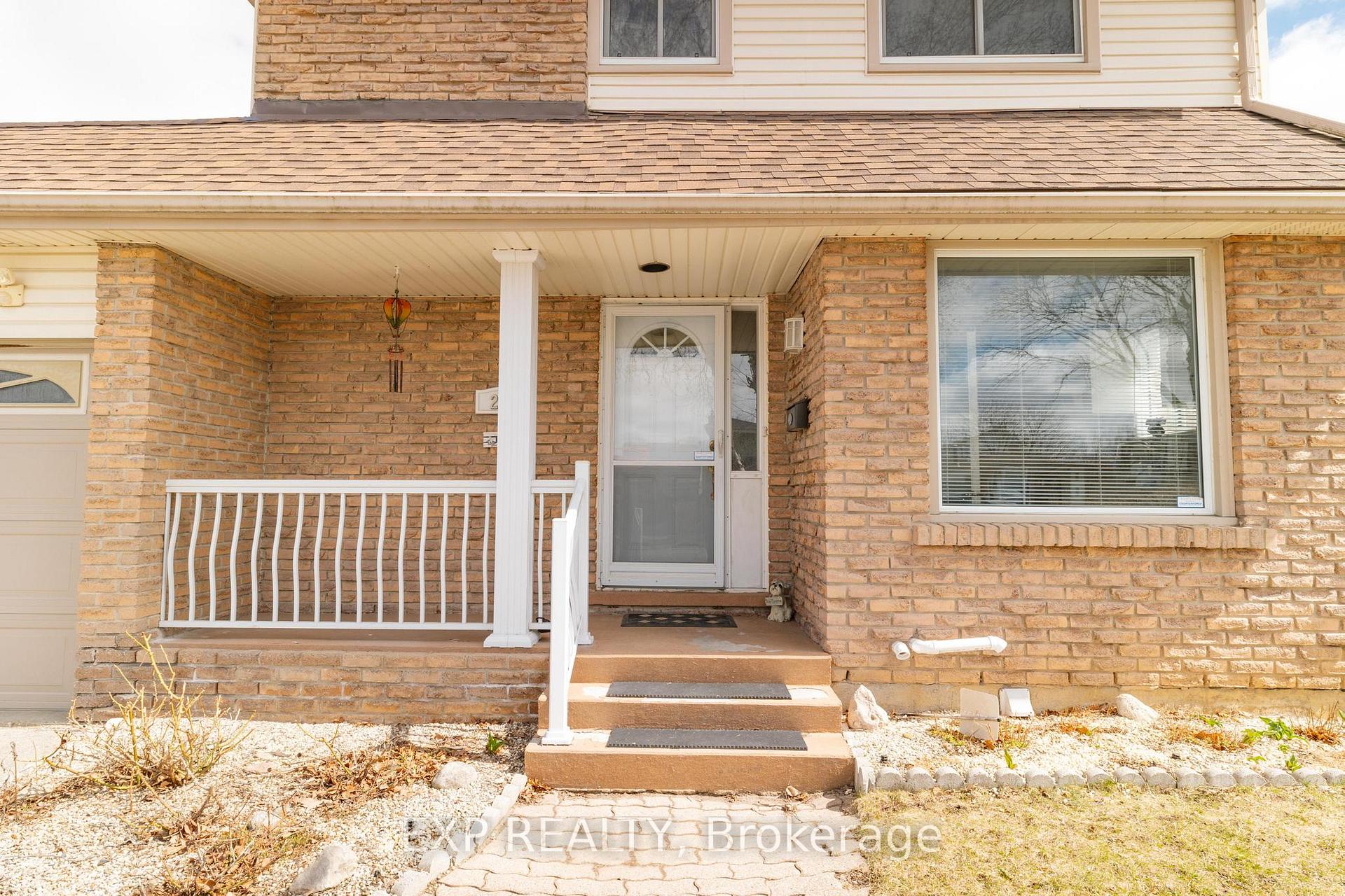 Photo 3 of 220 Cedarwoods Crescent, Kitchener — HOMEH