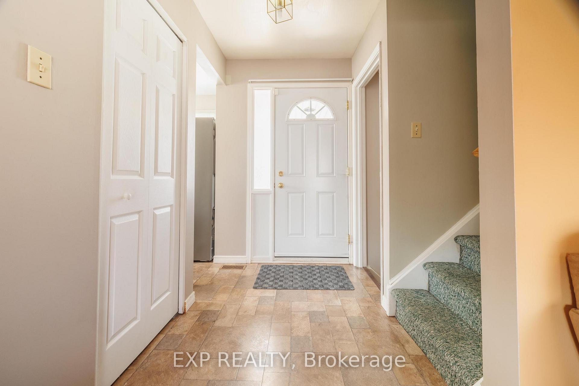 Photo 10 of 220 Cedarwoods Crescent, Kitchener — HOMEH