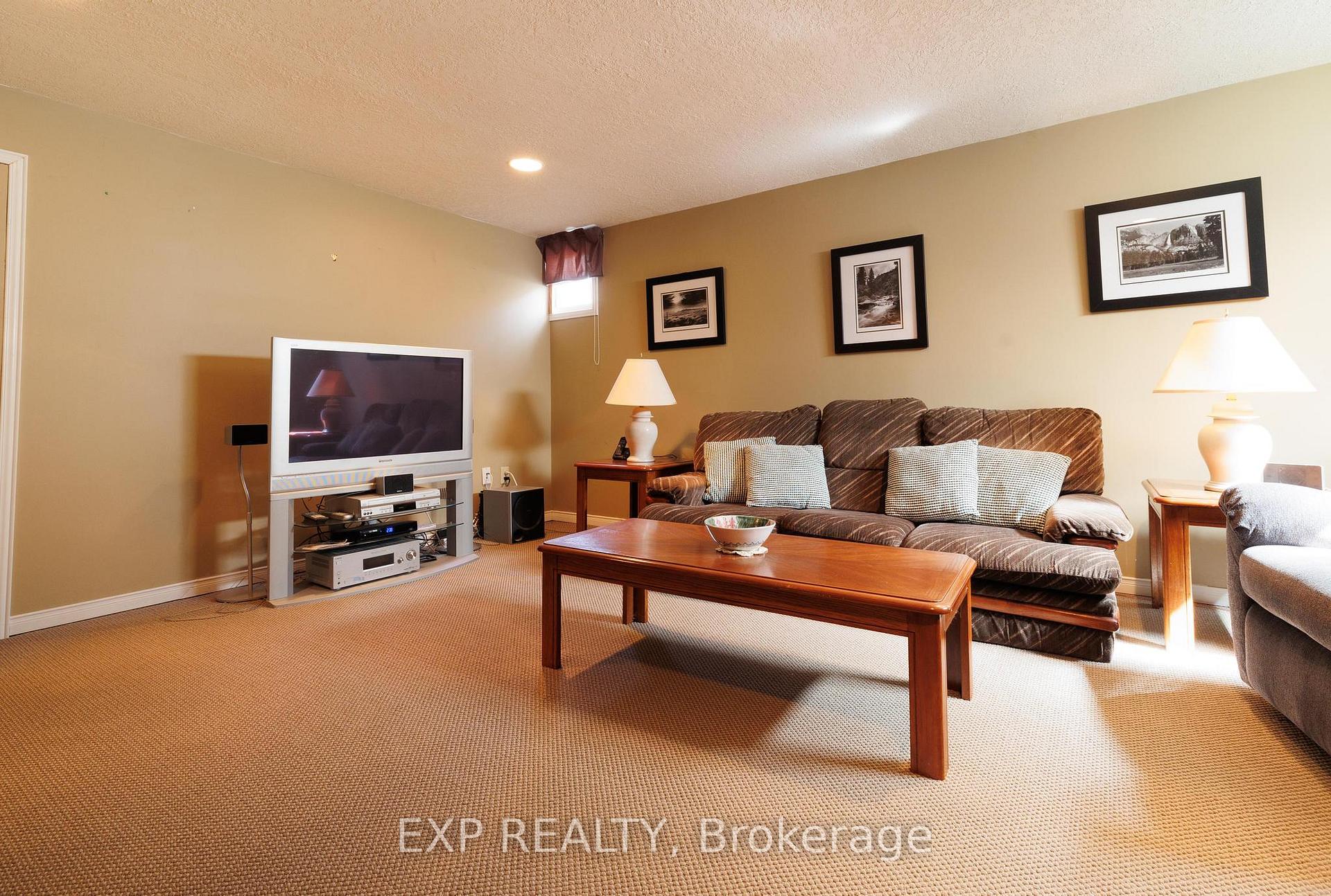 Photo 16 of 220 Cedarwoods Crescent, Kitchener — HOMEH