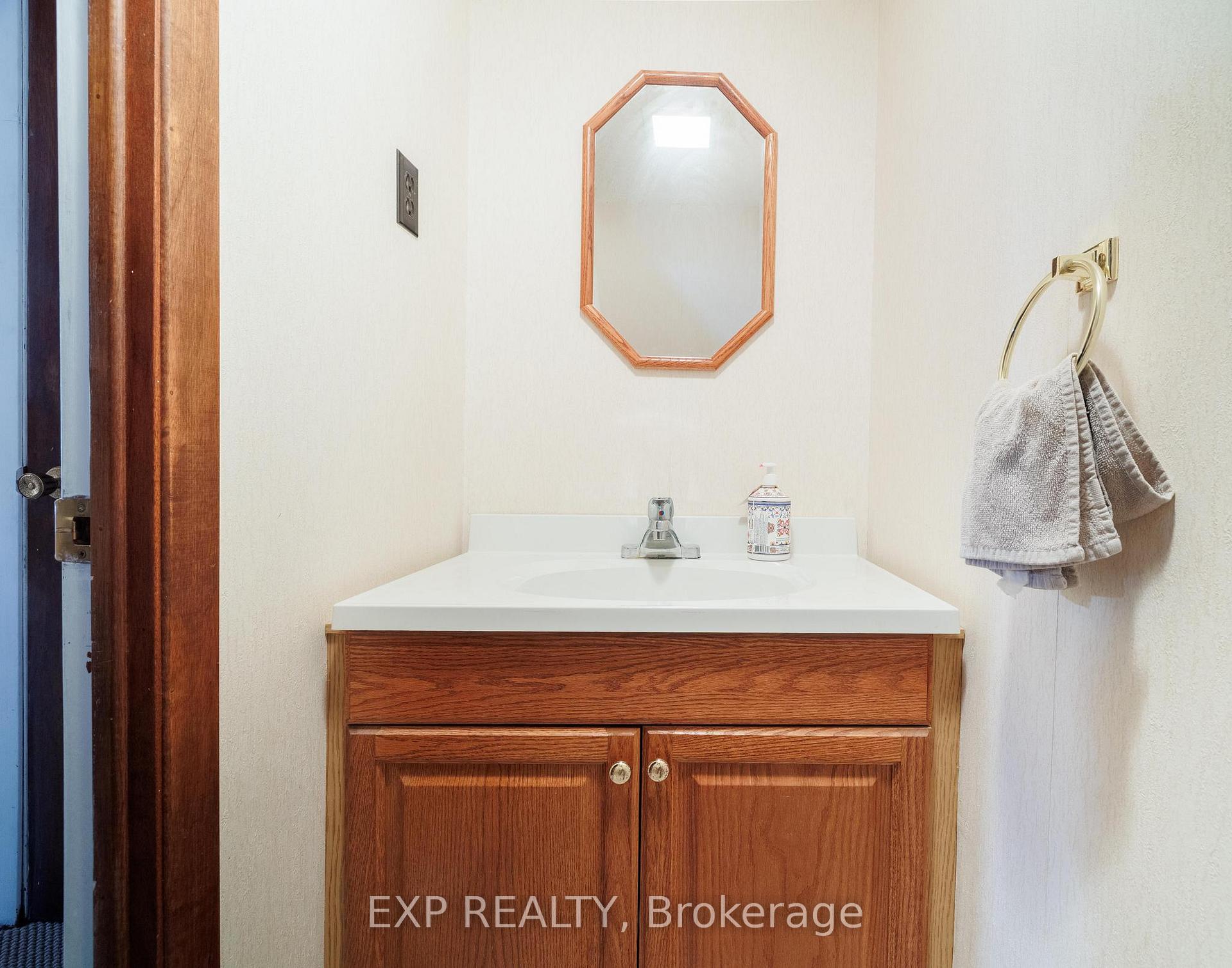 Photo 17 of 220 Cedarwoods Crescent, Kitchener — HOMEH