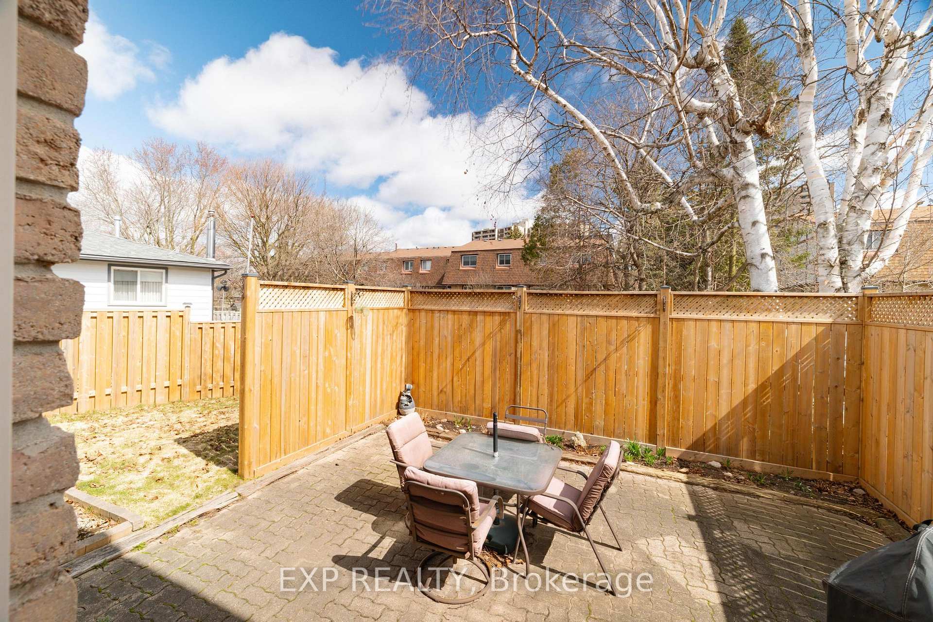 Photo 18 of 220 Cedarwoods Crescent, Kitchener — HOMEH