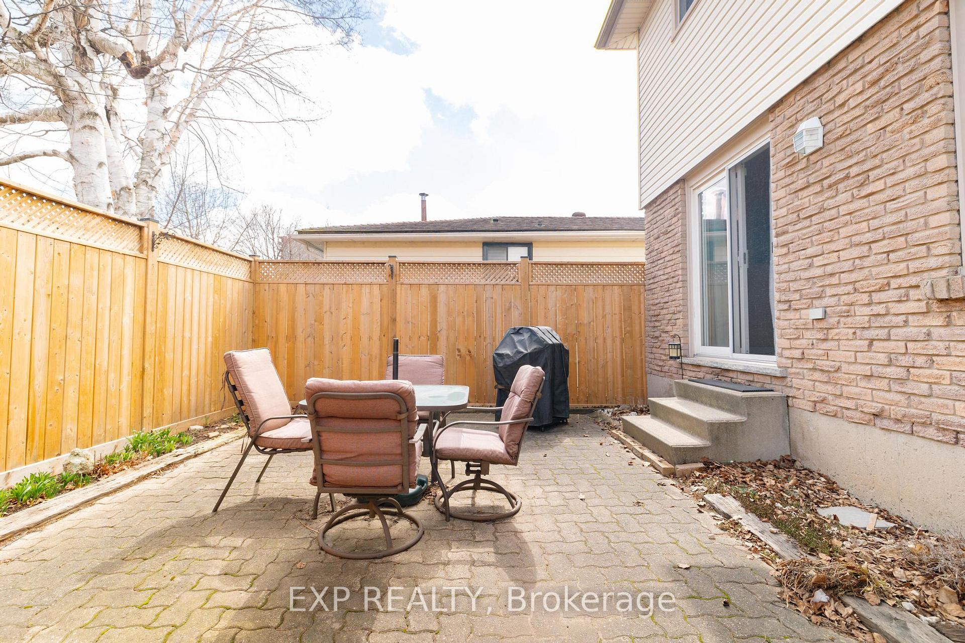 Photo 19 of 220 Cedarwoods Crescent, Kitchener — HOMEH