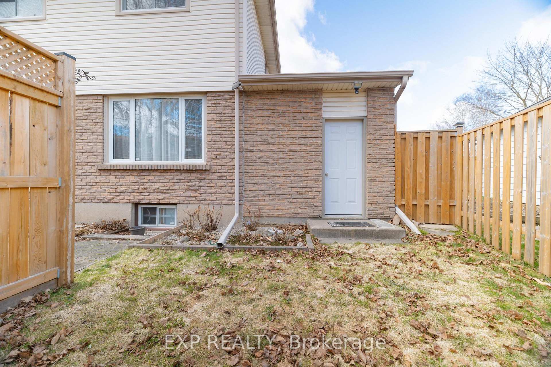 Photo 22 of 220 Cedarwoods Crescent, Kitchener — HOMEH