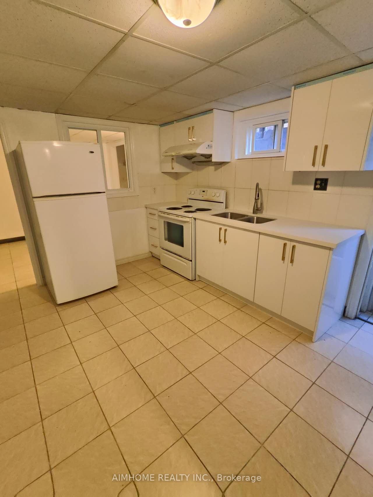 Photo 2 of 7 Empringham Crescent, Markham, Milliken Mills West — HOMEH