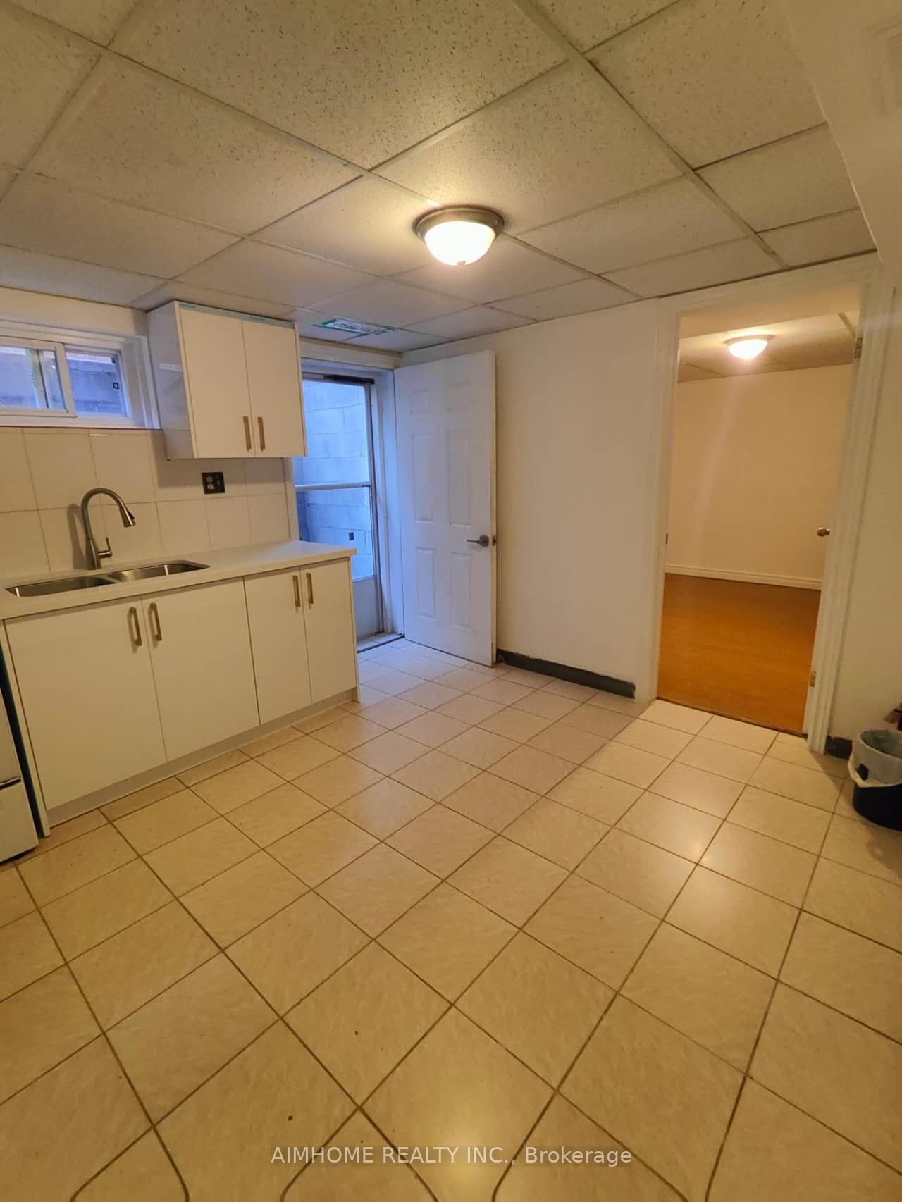 Photo 3 of 7 Empringham Crescent, Markham, Milliken Mills West — HOMEH