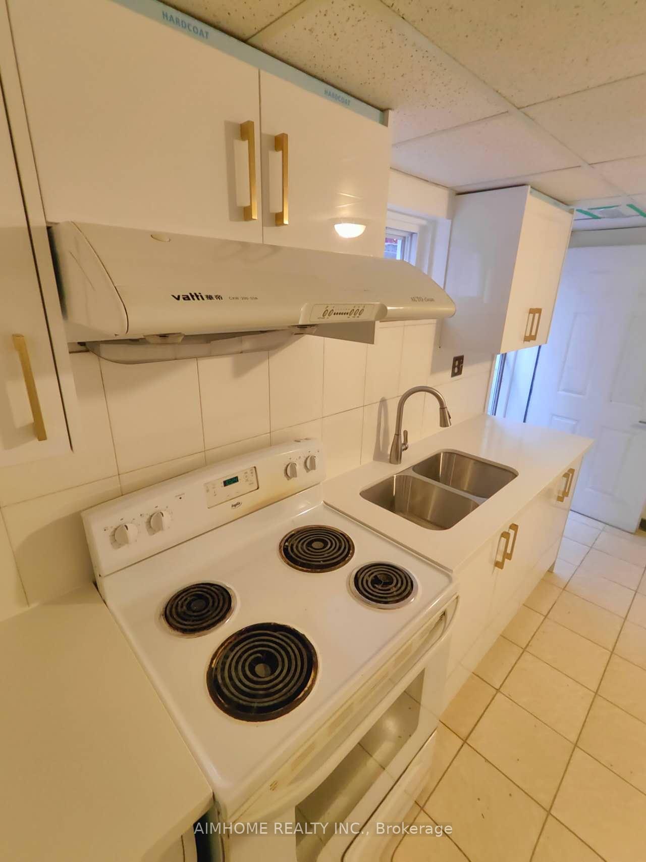 Photo 9 of 7 Empringham Crescent, Markham, Milliken Mills West — HOMEH