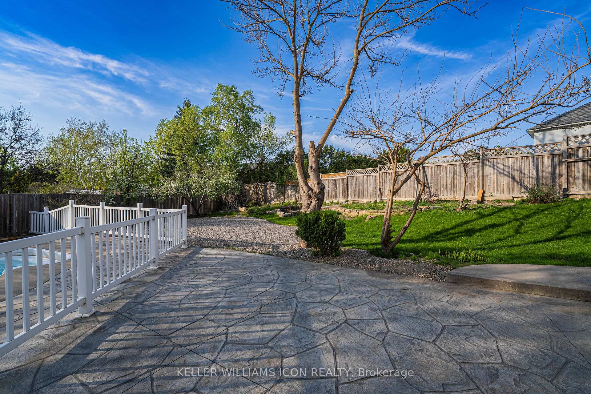 Photo 3 of 56 Glenrill Place, Ottawa, Kanata - Emerald Meadows/Trailwest — HOMEH
