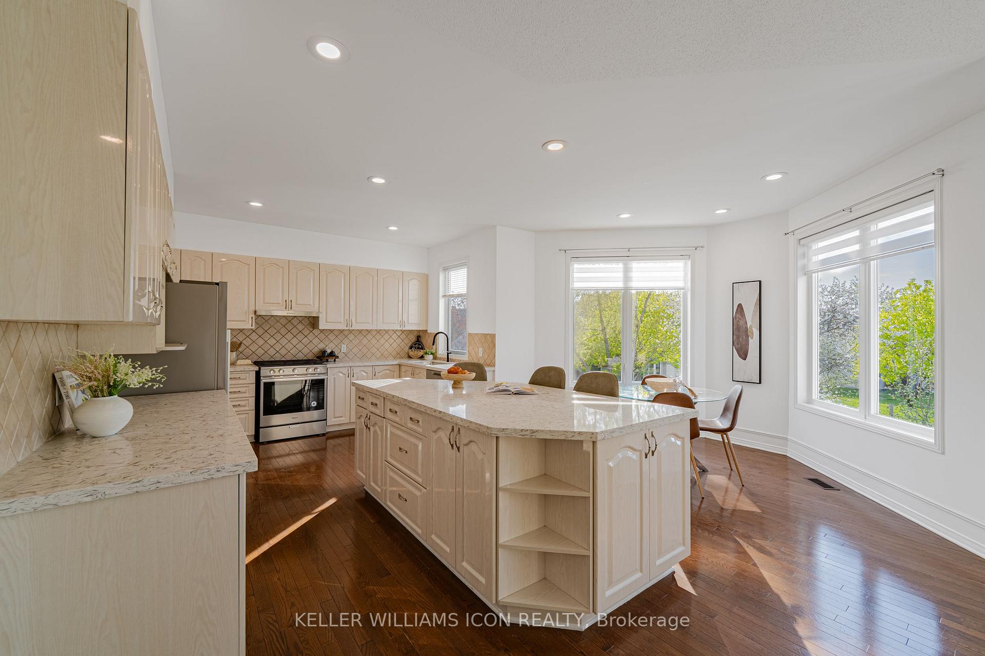Photo 16 of 56 Glenrill Place, Ottawa, Kanata - Emerald Meadows/Trailwest — HOMEH