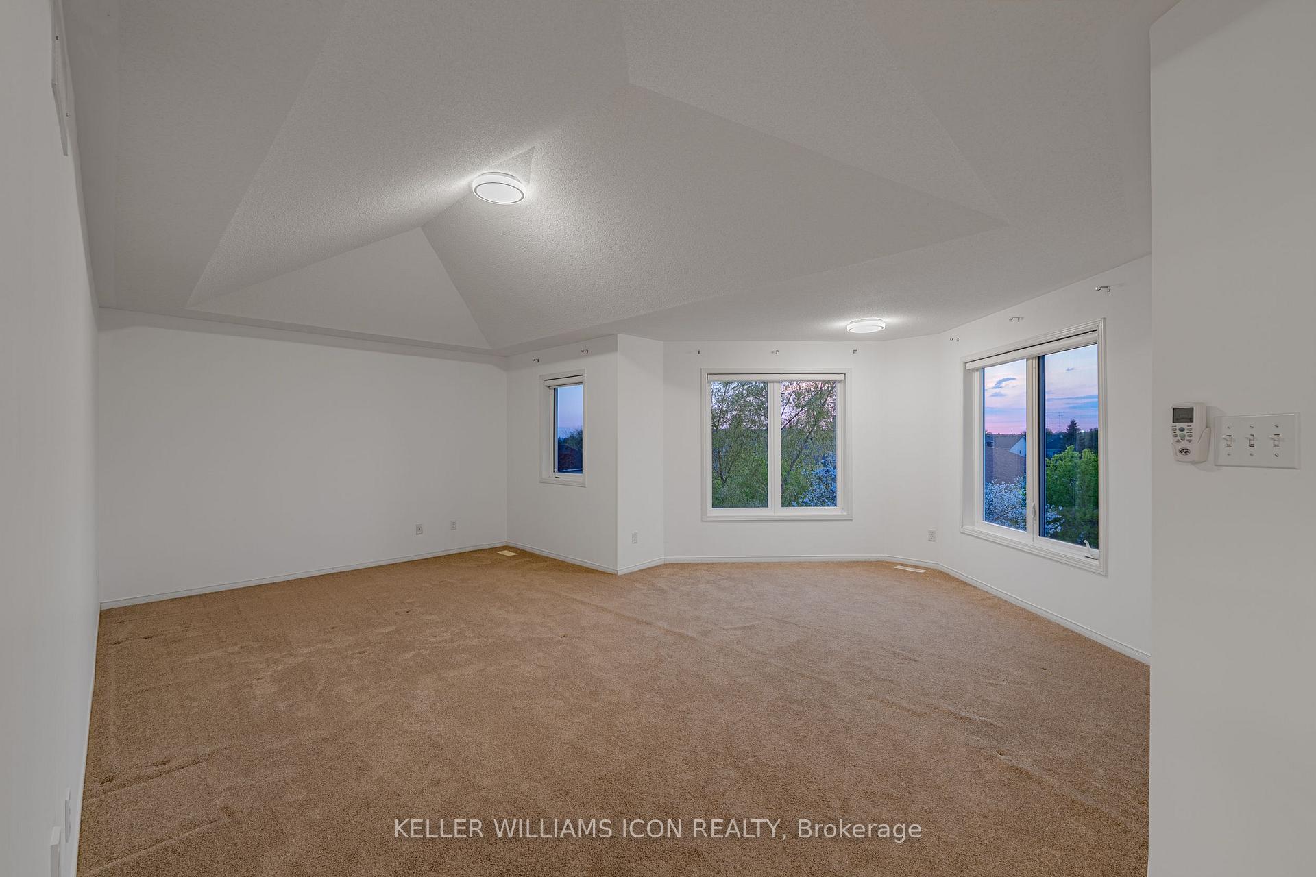 Photo 21 of 56 Glenrill Place, Ottawa, Kanata - Emerald Meadows/Trailwest — HOMEH