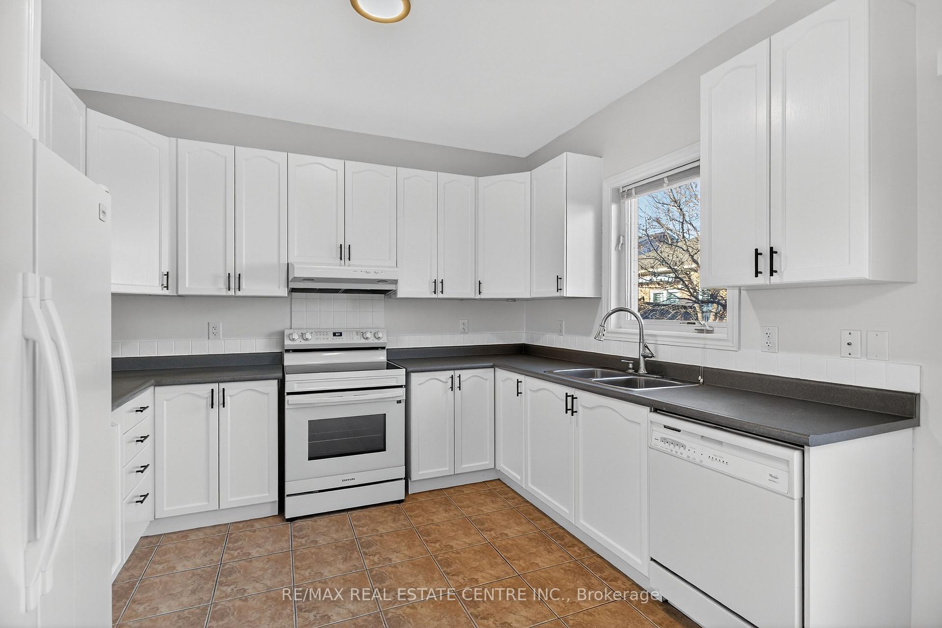 Photo 15 of 253 Malick Street, Milton, Timberlea — HOMEH