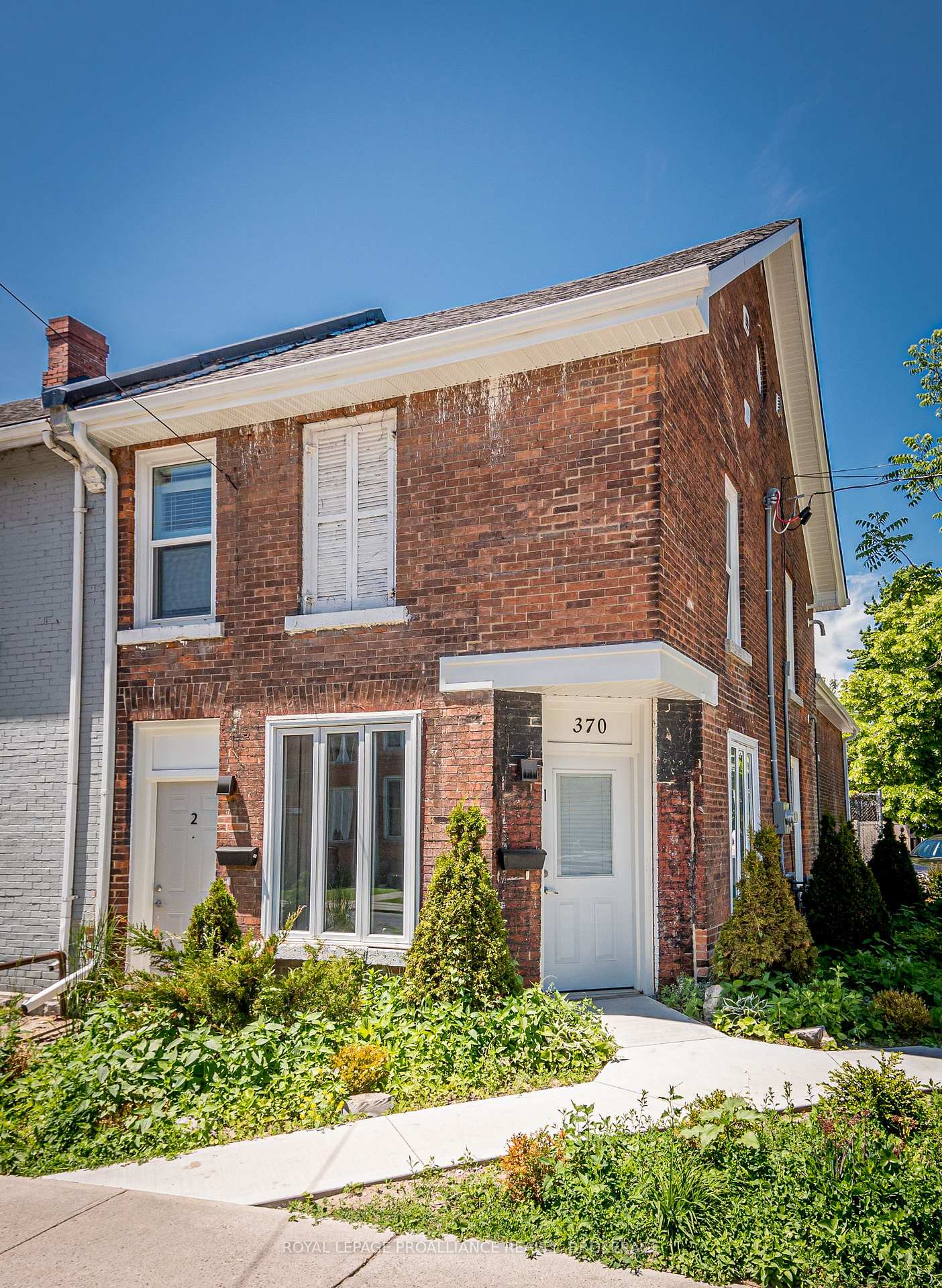 Photo 2 of 370 Barrie Street, Kingston, East of Sir John A. Blvd — HOMEH