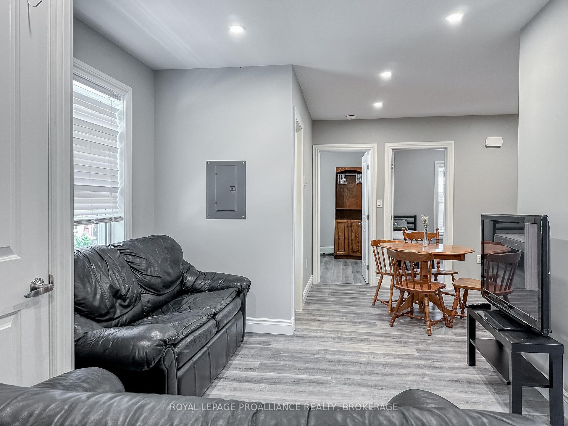 Photo 9 of 370 Barrie Street, Kingston, East of Sir John A. Blvd — HOMEH