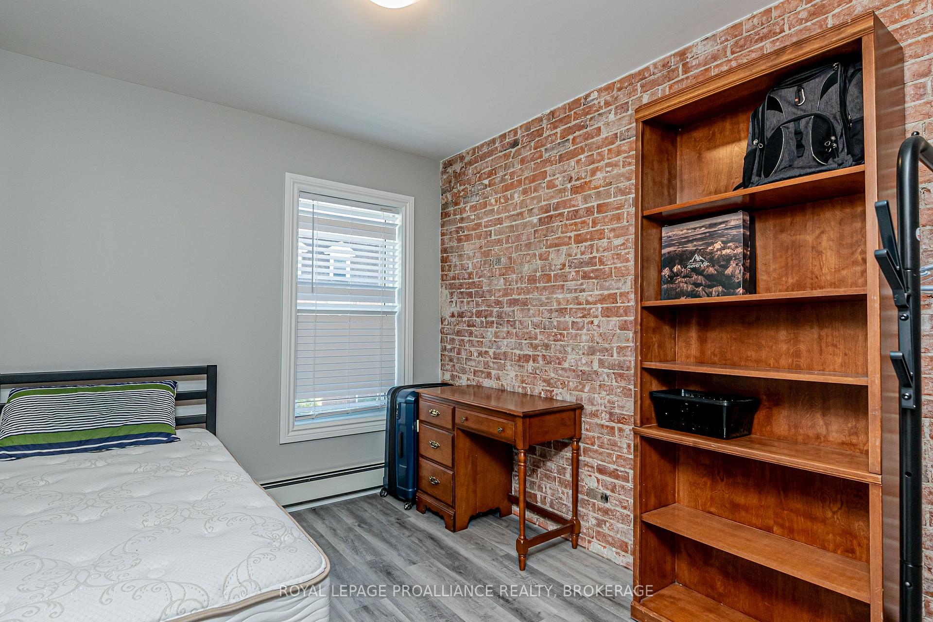 Photo 14 of 370 Barrie Street, Kingston, East of Sir John A. Blvd — HOMEH
