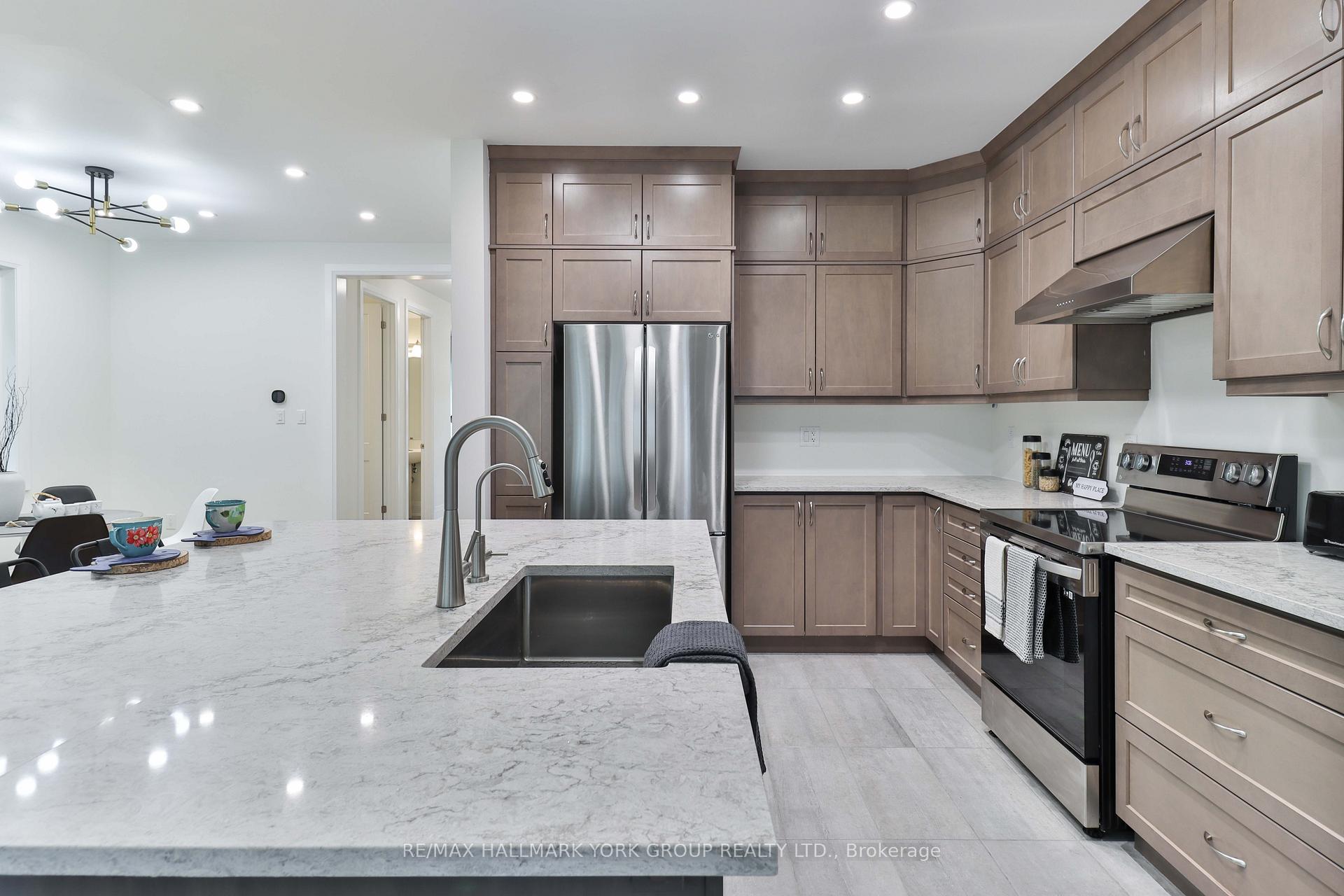 Photo 6 of 249 Beaverbrae Drive, Markham, Victoria Square — HOMEH